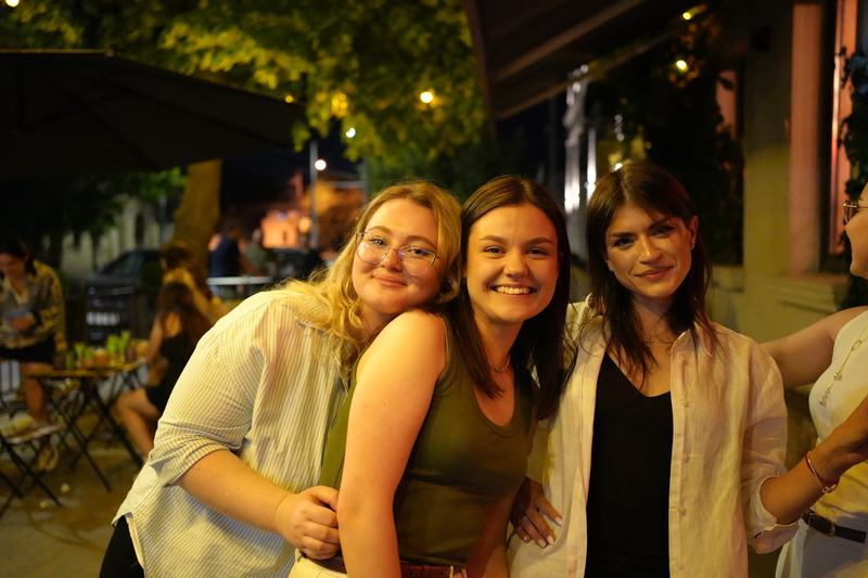 Cadru din seara de la masă · Sony a7C II · 35mm · ƒ2.8 · 1/160s · ISO 12800