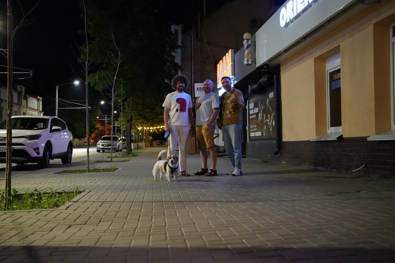 Cadru din seara de la masă · Sony a7C II · 35mm · ƒ3.2 · 1/160s · ISO 12800