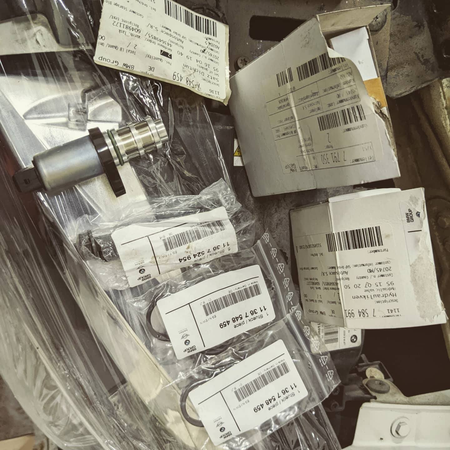 The new parts for the engine service, in their packaging