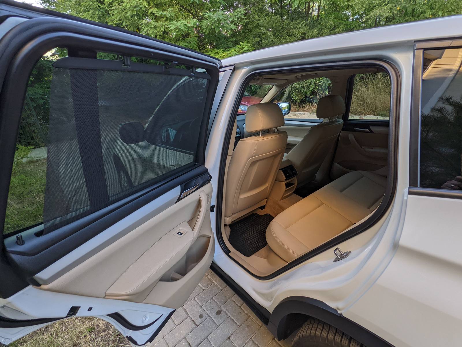 X3 with the rear doors open