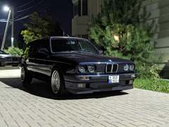 BMW 318i Touring E30