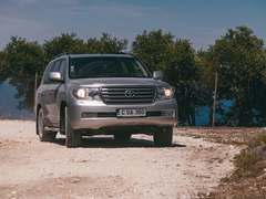 Toyota Land Cruiser 200