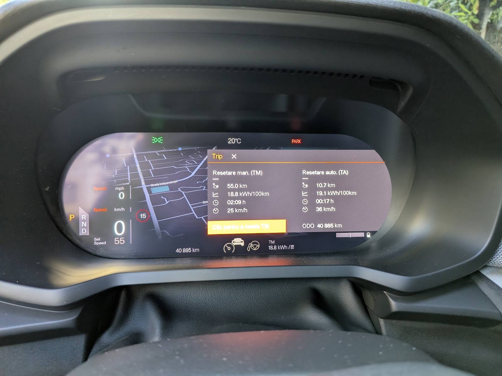 The trip computer: 18.8 kWh/100 km, 25 km/h average